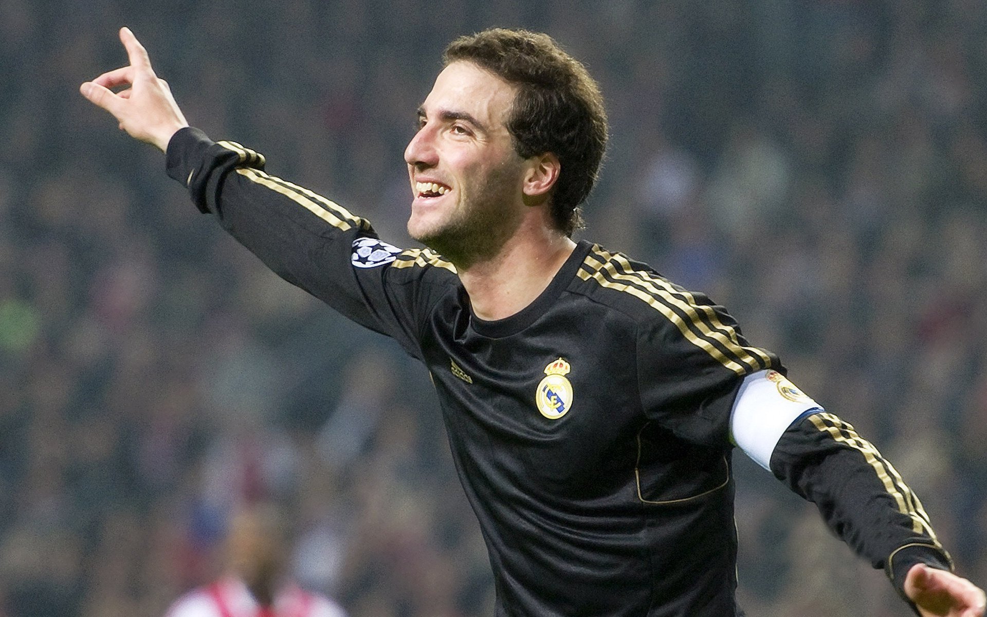 开云体育APP下载-伊萨克绝境接管比赛，牙买加闪电击穿埃及奥运梦